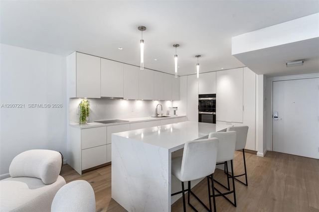 2301 Collins Avenue 902, Miami Beach, FL 33139