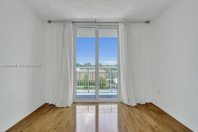 1251 NE 108th St 411, Miami, FL 33161