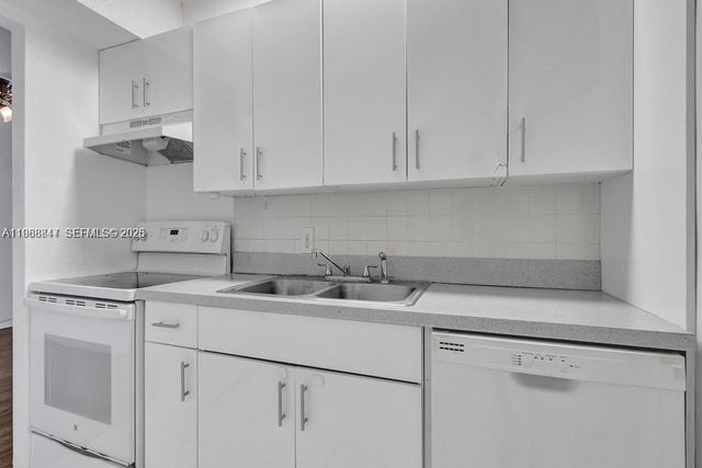 1251 NE 108th St 411, Miami, FL 33161