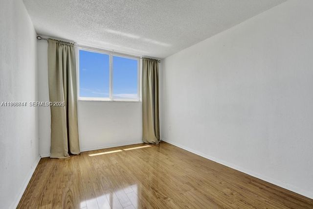 1251 NE 108th St 411, Miami, FL 33161