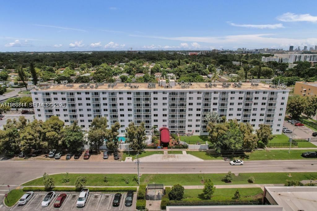 1251 NE 108th St 411, Miami, FL 33161