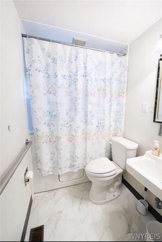 98 Jamaica Road, Tonawanda, NY 14150