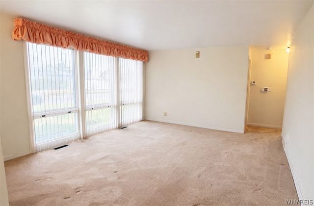 98 Jamaica Road, Tonawanda, NY 14150