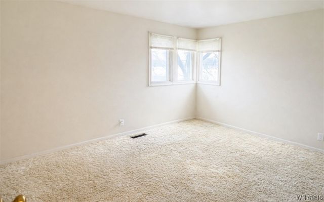 98 Jamaica Road, Tonawanda, NY 14150