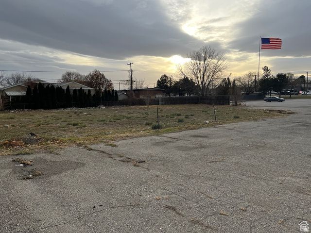 4255 S REDWOOD RD, Taylorsville, UT 84123