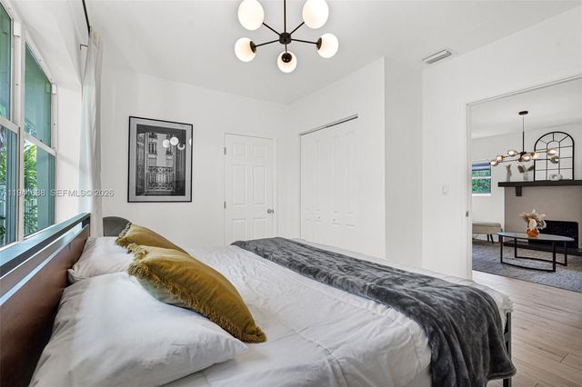 37 NW 47th St, Miami, FL 33127