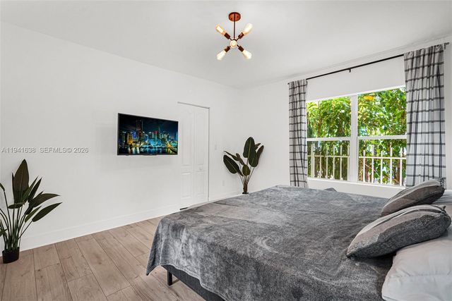 37 NW 47th St, Miami, FL 33127