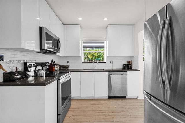 37 NW 47th St, Miami, FL 33127