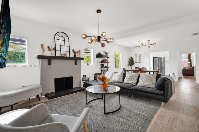 37 NW 47th St, Miami, FL 33127