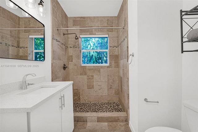 37 NW 47th St, Miami, FL 33127