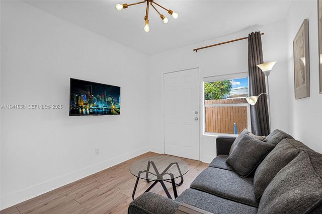 37 NW 47th St, Miami, FL 33127