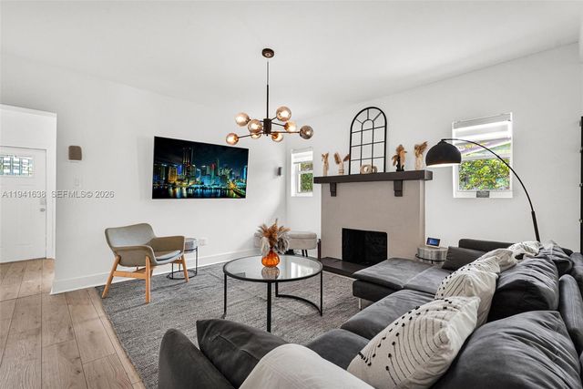 37 NW 47th St, Miami, FL 33127