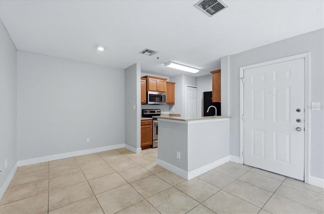 4053 CROCKERS LAKE BOULEVARD 14, Sarasota, FL 34238
