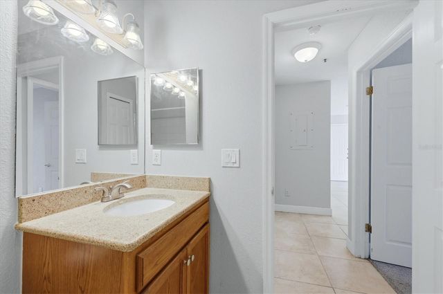 4053 CROCKERS LAKE BOULEVARD 14, Sarasota, FL 34238