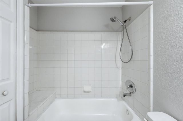 4053 CROCKERS LAKE BOULEVARD 14, Sarasota, FL 34238