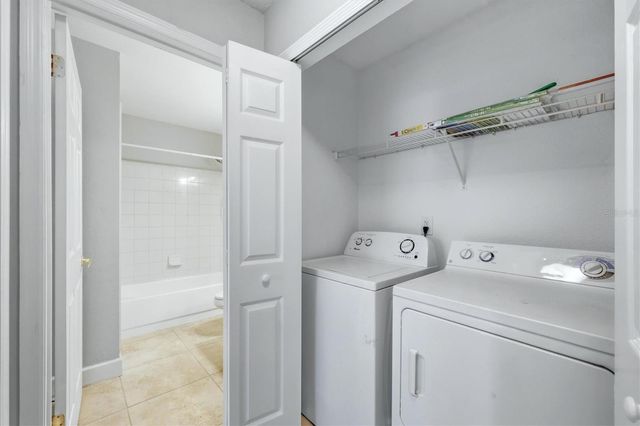 4053 CROCKERS LAKE BOULEVARD 14, Sarasota, FL 34238