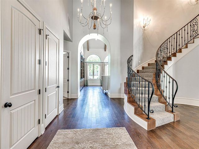 2725 Guilford Lane, Oklahoma City, OK 73120