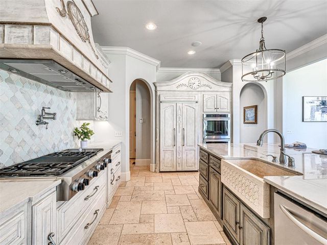 2725 Guilford Lane, Oklahoma City, OK 73120