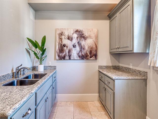 2725 Guilford Lane, Oklahoma City, OK 73120