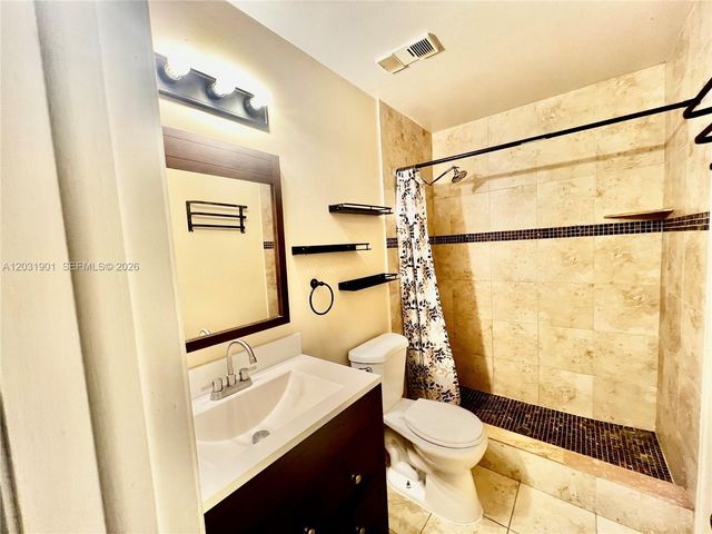 10002 Winding Lake Rd 203, Sunrise, FL 33351
