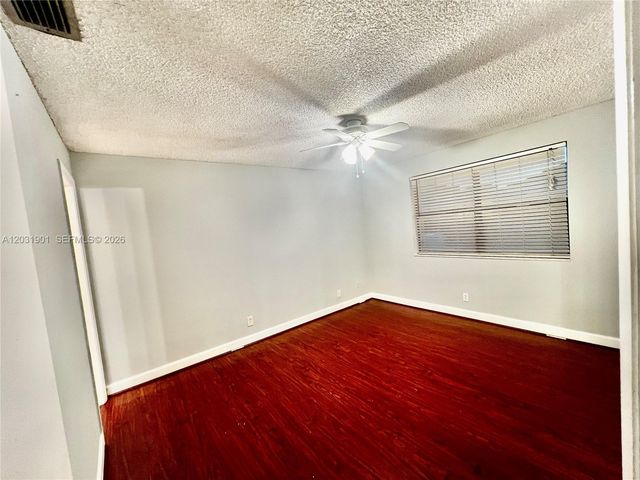 10002 Winding Lake Rd 203, Sunrise, FL 33351