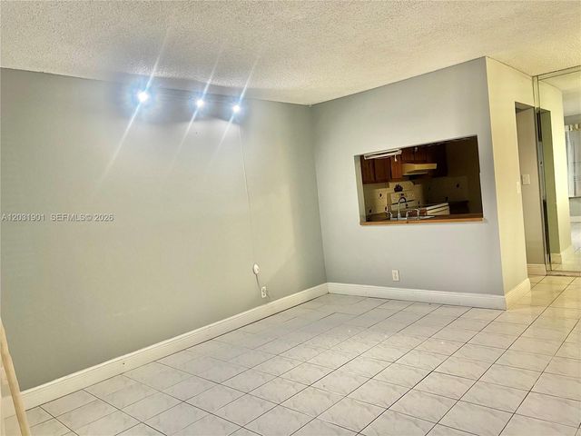 10002 Winding Lake Rd 203, Sunrise, FL 33351