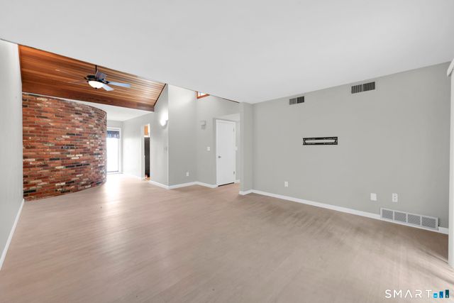 3 Murphys Lane 14, Shelton, CT 06484
