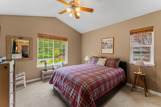 2317 SE Overland Drive, Grants Pass, OR 97527