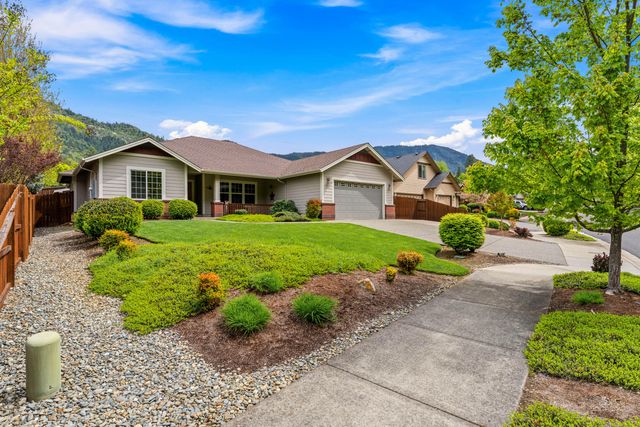 2317 SE Overland Drive, Grants Pass, OR 97527