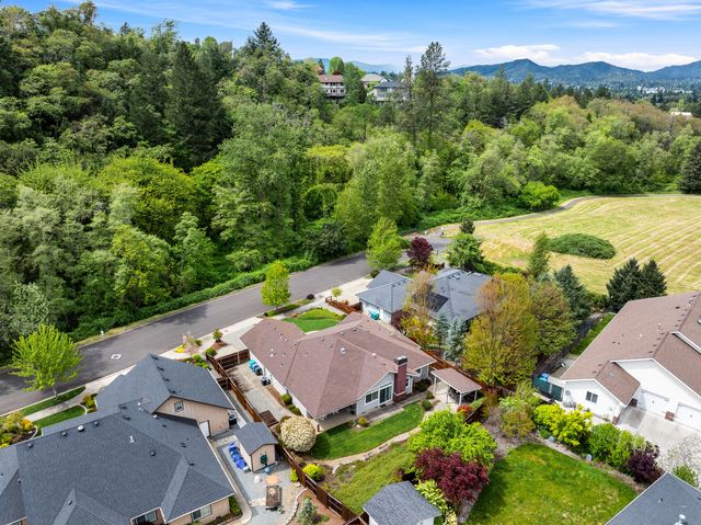 2317 SE Overland Drive, Grants Pass, OR 97527