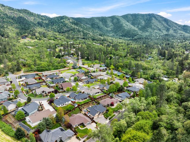 2317 SE Overland Drive, Grants Pass, OR 97527