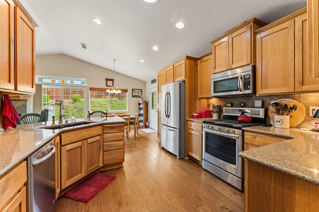 2317 SE Overland Drive, Grants Pass, OR 97527