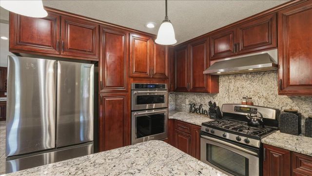 2075 Idaho Ave, Stockton, CA 95204