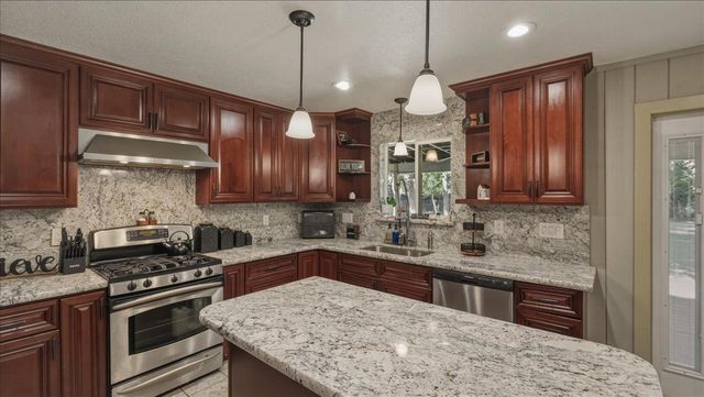 2075 Idaho Ave, Stockton, CA 95204