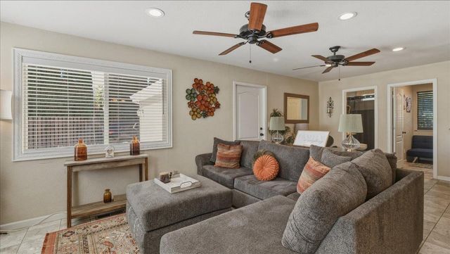 2075 Idaho Ave, Stockton, CA 95204