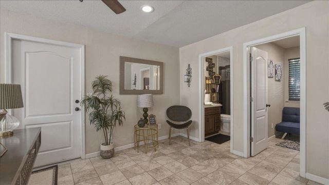 2075 Idaho Ave, Stockton, CA 95204