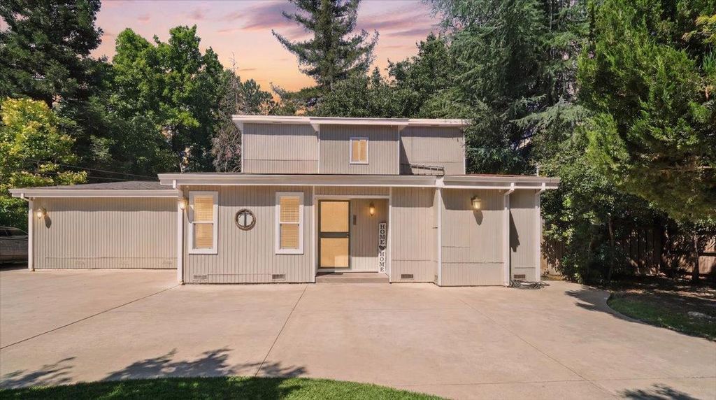 2075 Idaho Ave, Stockton, CA 95204