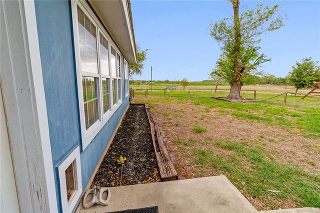 286 Mystic Dr, Mathis, TX 78368