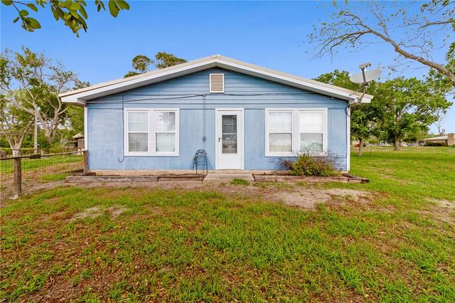 286 Mystic Dr, Mathis, TX 78368