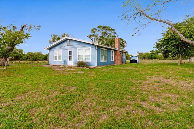 286 Mystic Dr, Mathis, TX 78368