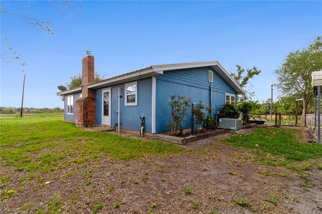 286 Mystic Dr, Mathis, TX 78368