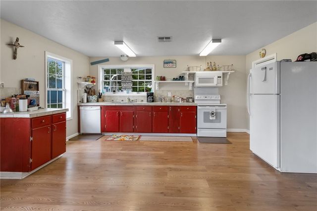 286 Mystic Dr, Mathis, TX 78368