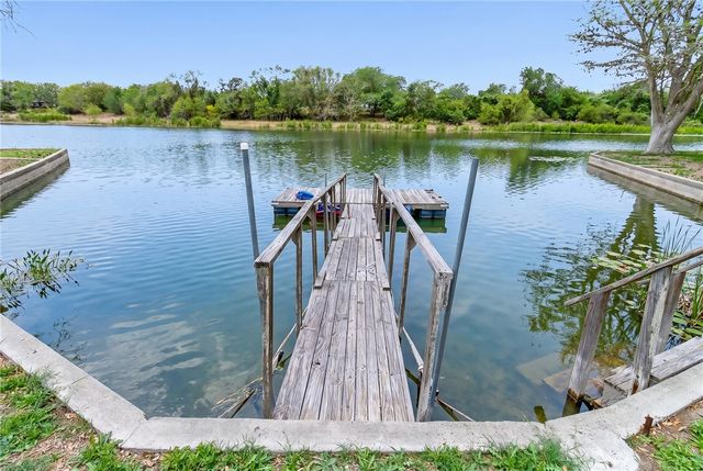286 Mystic Dr, Mathis, TX 78368