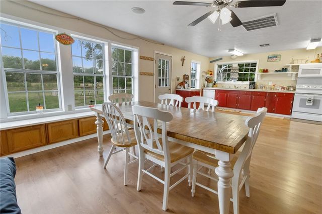 286 Mystic Dr, Mathis, TX 78368