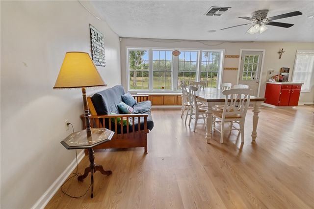 286 Mystic Dr, Mathis, TX 78368