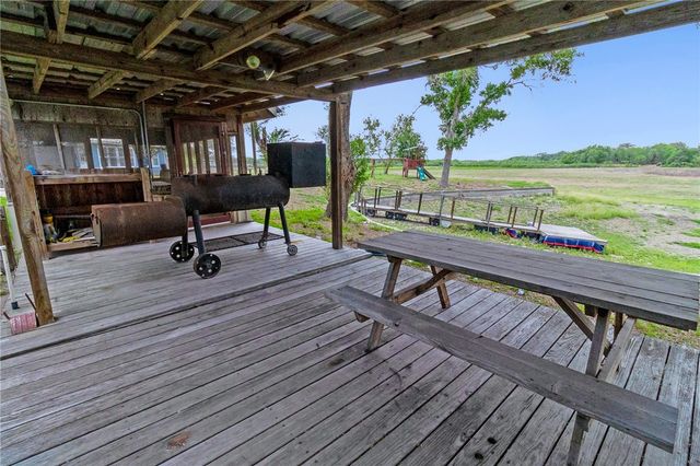 286 Mystic Dr, Mathis, TX 78368