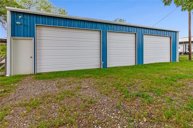 286 Mystic Dr, Mathis, TX 78368