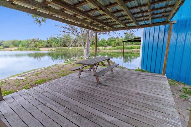 286 Mystic Dr, Mathis, TX 78368