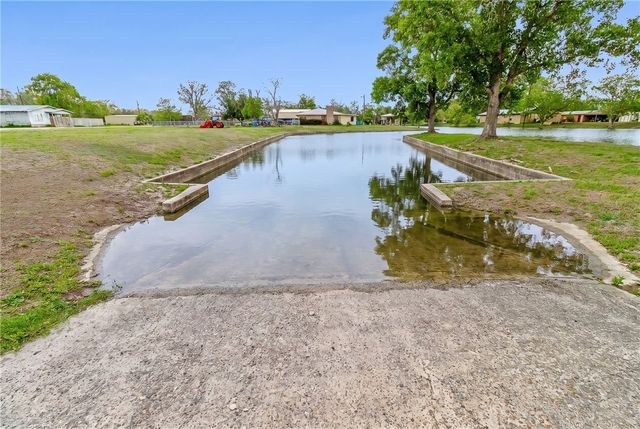 286 Mystic Dr, Mathis, TX 78368