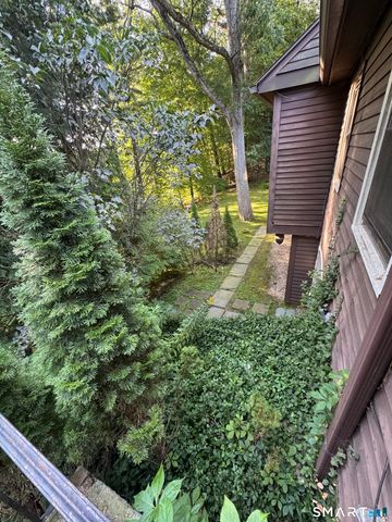 239 Old Farms Road 16E, Avon, CT 06001